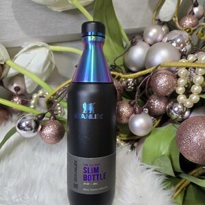 Stanley Slim bottle 20oz Bkack Chroma collection New